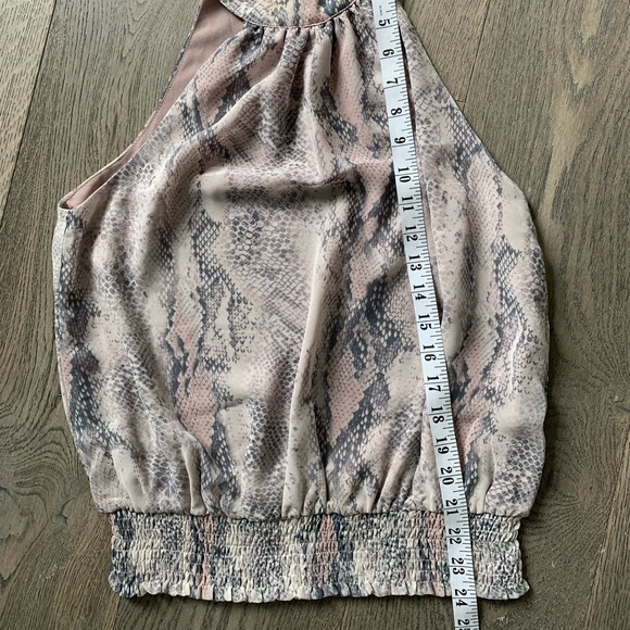 Halter tank with elastic bottom - Picture 7 of 7